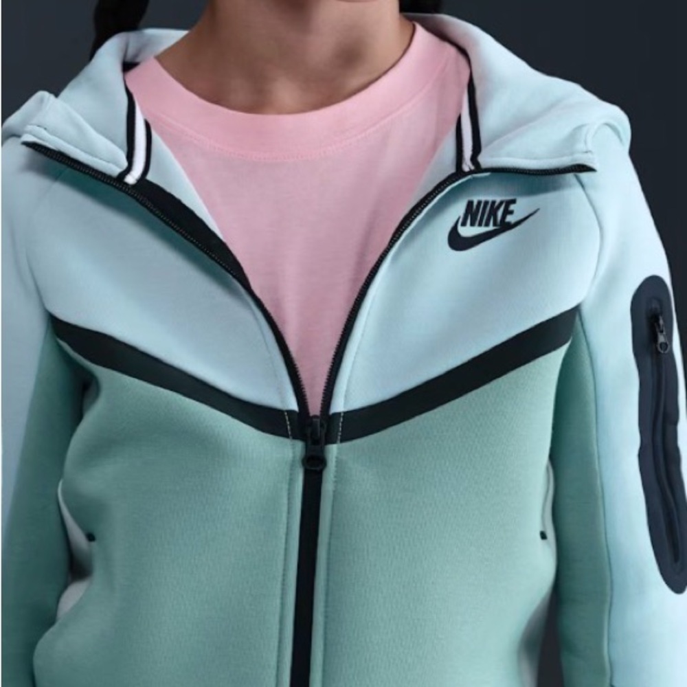 Nike Mint Nike Sportswear Tech Fleece
Big Kids' Full-Zip Hoodie